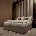 Bellman Hotel