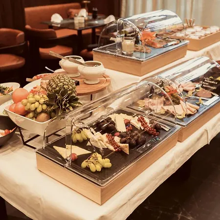 Bellman Hotel