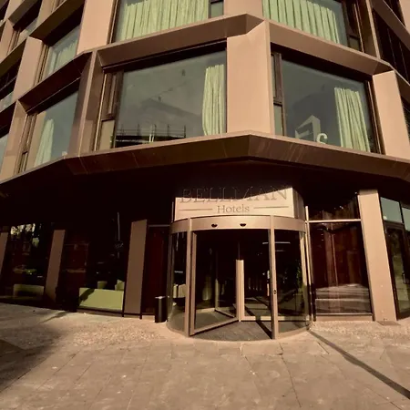 Hotel Bellman