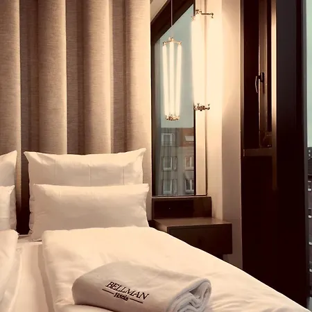 Hotel Bellman