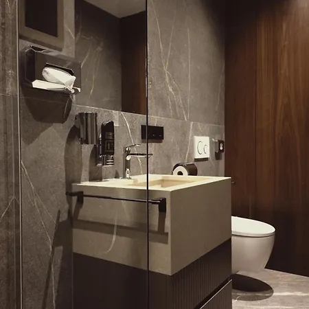 Bellman Hotel